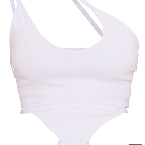 Pretty little thing shape white stretch crop top - Picture 2 of 2